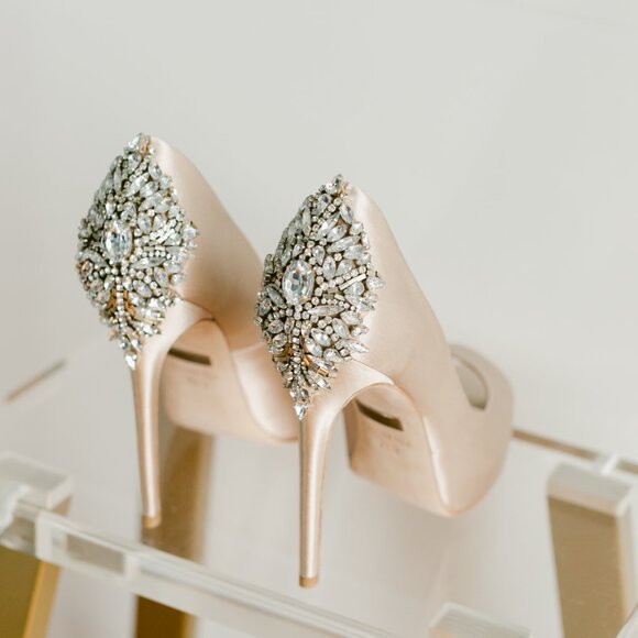 Badgley Mischka Kiara Pump Women's 7.5 Latte Platform Satin Open Peep Toe - Picture 11 of 16